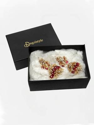 Red pearl earrings 3