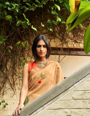 Beige printed cotton saree with blouse 3