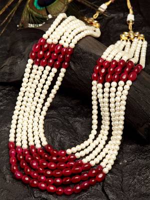 Red pearl necklaces 1