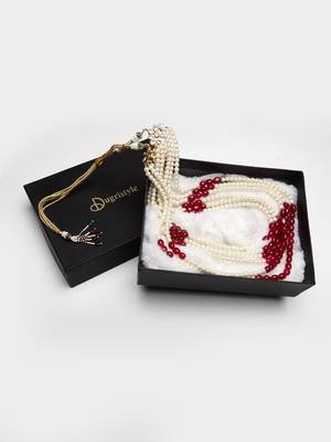 Red pearl necklaces 4