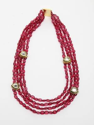 Red pearl necklaces 3