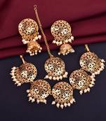 Steorra Jewels Round Golden Traditional Jewellery Choker Set with Earrings For Women