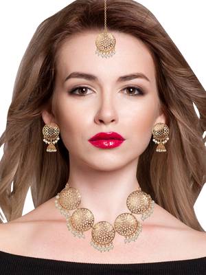 Steorra Jewels Round Golden Traditional Jewellery Choker Set with Earrings For Women 4