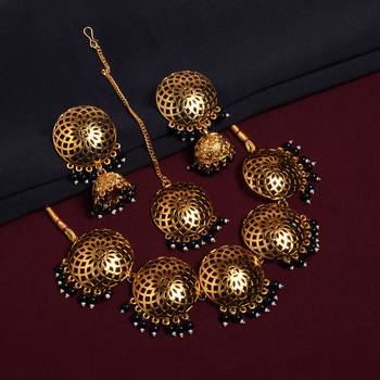 Steorra jewels Black Beads Golden Tone Choker Necklace for Women 1