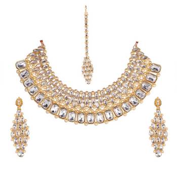 Steorra Jewels White Traditional Crystal Stone Golden Texture Choker Necklace Set for Women 2