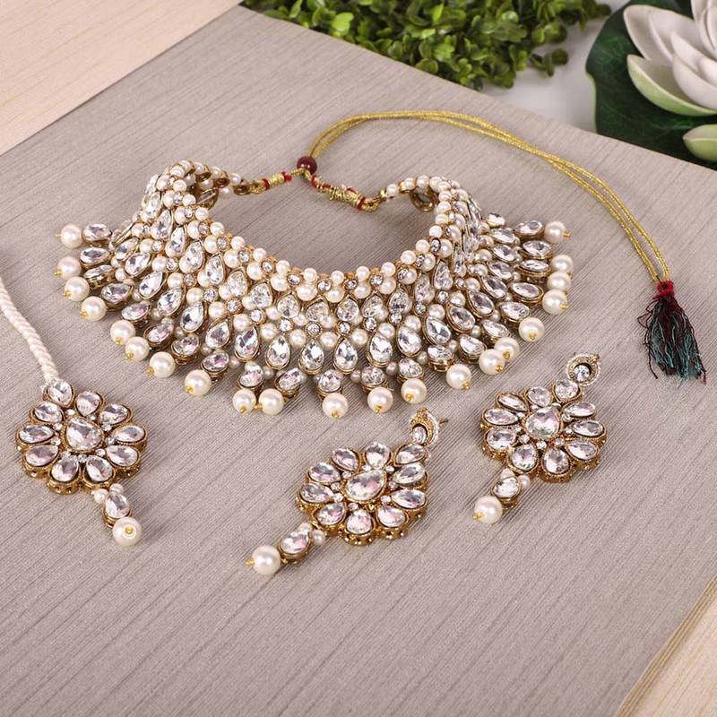 Steorra Jewels White Pearl and Zircon Necklace Choker Set With Earrings & maag tikka For Women