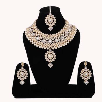 Steorra Jewels White Jewellery Necklace Choker Set for Women 1