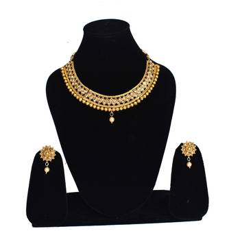Steorra jewels Golden Tone Simple Designer Kudnan Necklace Set for Women 1