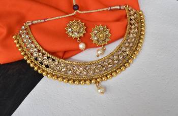 Steorra jewels Golden Tone Simple Designer Kudnan Necklace Set for Women 2