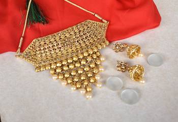 Steorra jewels Golden Tone Beautiful Necklace for Women 2