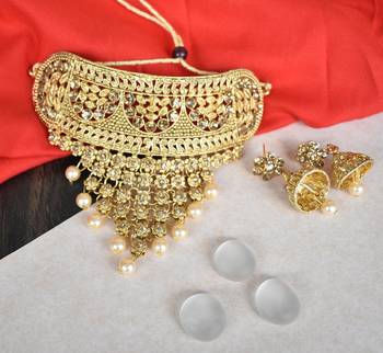 Steorra jewels Golden Neck Touch Jewelry Necklace for Women 2