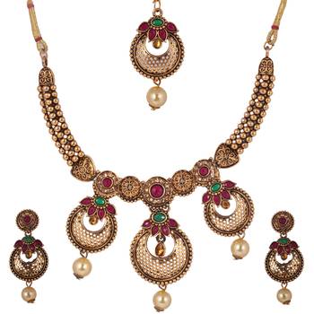 Steorra Jewels Traditional Golden Necklace With Jhumki Earring And Maang Tikka 2