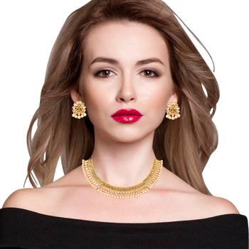 Steorra Jewels Traditional Bollywood Style Golden Choker Necklace Set with matching earring 1