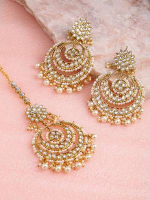 Designer Kundan Stone Bridal Dangler Pearl Stone Earrings Studs With Matching Maang Tikka 2