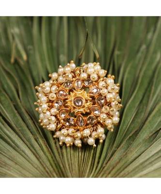 Steorra Jewels White Pearls Golden Texture Kundan Ring 3