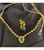 White kundan Yellow Gold  Necklace  Pair of Earrings