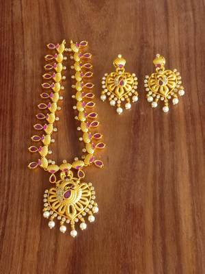 Red agate necklaces 2