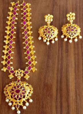 Red agate necklaces 1