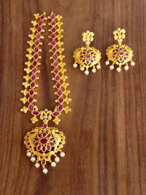 Red agate necklaces 2