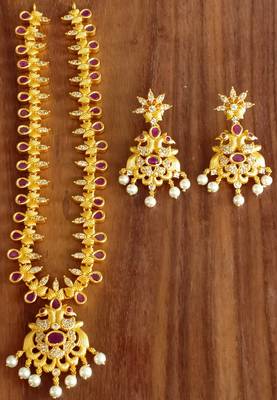 Red agate necklaces 1
