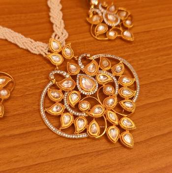 White necklace-sets 2