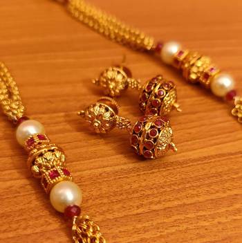 Red necklace-sets 2