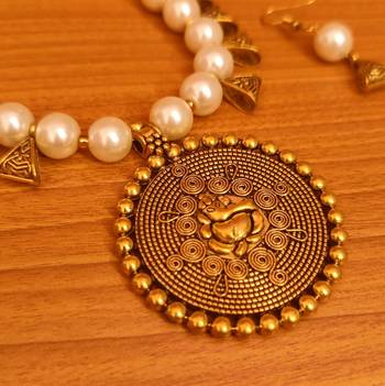 White necklace-sets 2