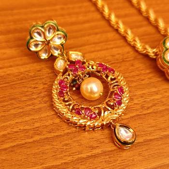 Red pendants 2