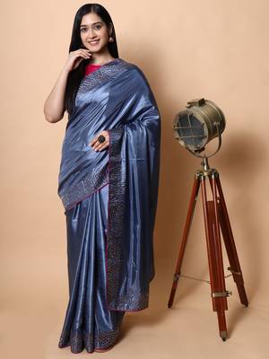 Grey Embroidered Silk Blend Saree With Blouse 1