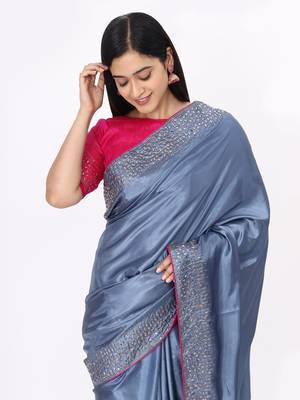 Grey Embroidered Silk Blend Saree With Blouse 2