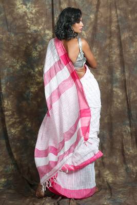 White plain blended cotton saree with blouse 3