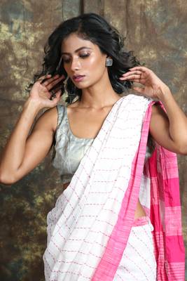 White plain blended cotton saree with blouse 4