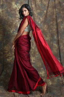 Dark red plain blended cotton saree with blouse 2