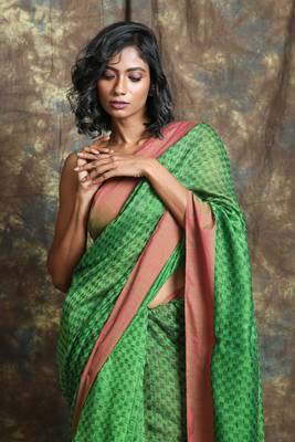 Green plain blended cotton saree with blouse 4