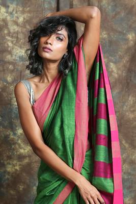 Green plain blended cotton saree with blouse 4