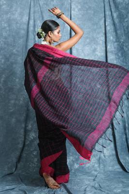 Black plain blended cotton saree with blouse 3