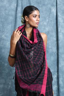 Black plain blended cotton saree with blouse 4