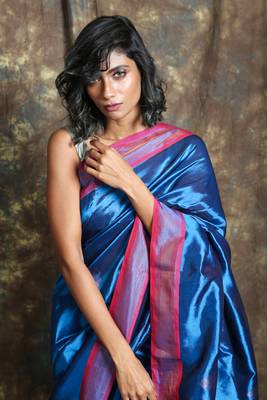 Blue woven silk saree with blouse 4