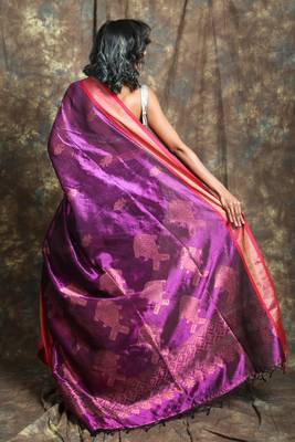 Magenta woven silk saree with blouse 3