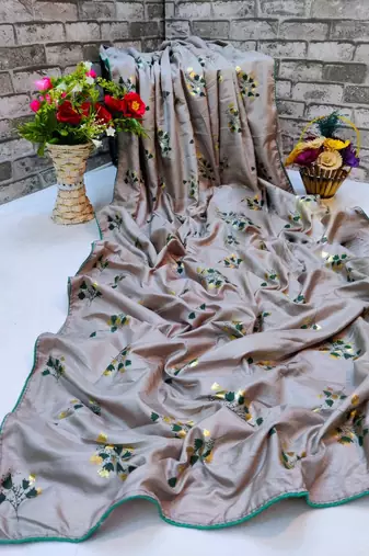 Grey Printed silk blend Blend Saree With Blouse