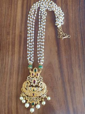White agate necklaces 1