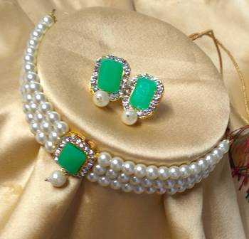 Green necklaces 1