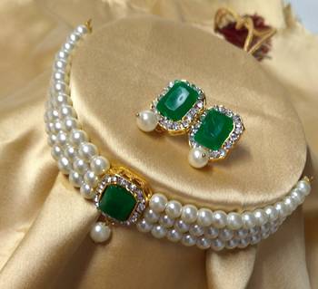 Green necklaces 1