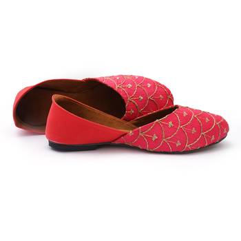 Purely Lush Pink Color Handmade Designer Jutti for women Mojari Khussa 4