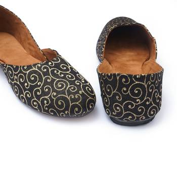 Purely Lush Black banarasi Jutti Mojari for women Punjabi Jutti Khussa Ladies Footwear 3