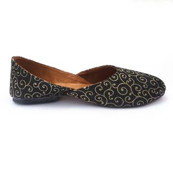 Purely Lush Black banarasi Jutti Mojari for women Punjabi Jutti Khussa Ladies Footwear 4