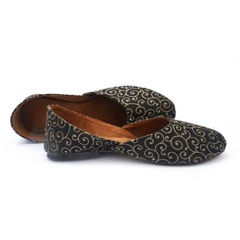 Purely Lush Black banarasi Jutti Mojari for women Punjabi Jutti Khussa Ladies Footwear 5