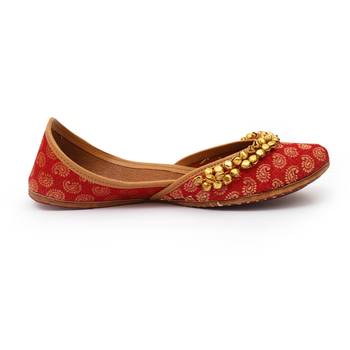 Purely Lush Red Banarasi Bridal Jutti for Women Mojari Khussa 2