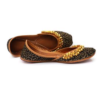 Purely Lush Black Banarasi Bridal Jutti for Women 4