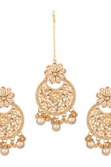 Gold maang-tikka